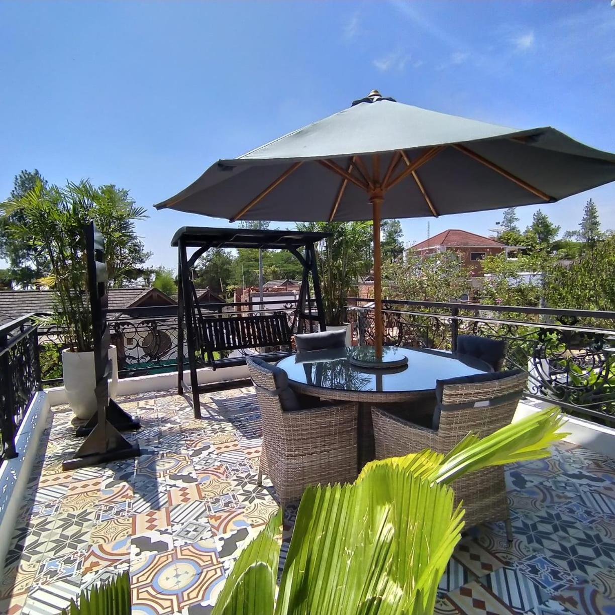 Villa Kota Bunga Malini 7 Cinengangirang Εξωτερικό φωτογραφία