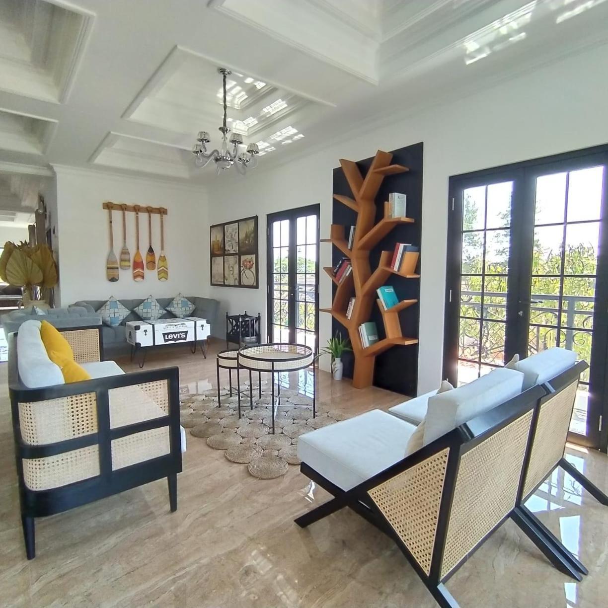 Villa Kota Bunga Malini 7 Cinengangirang Εξωτερικό φωτογραφία